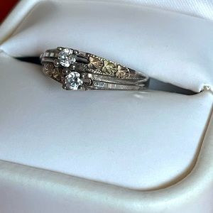 CZ leaf ornate ring
